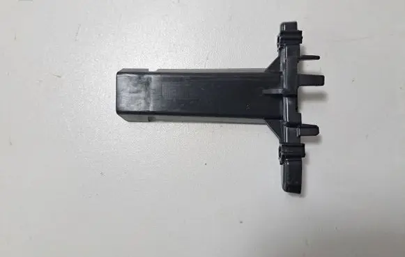BMW 8 G15 Front bumper mounting bracket 7420891