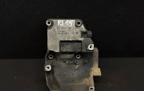 Volkswagen PASSAT B5.5 A/C compressor mount bracket 038260885C