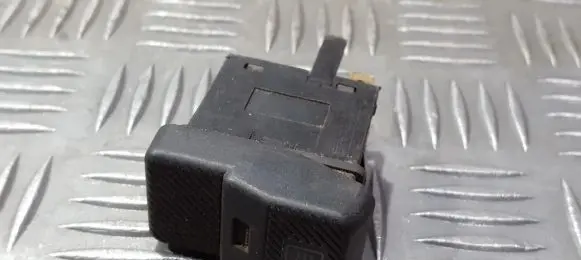 Volkswagen PASSAT B3 Windscreen/window heater switch 535959621