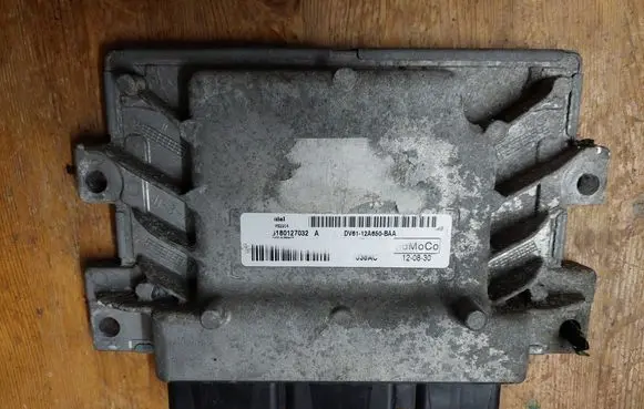 Ford Focus Engine control unit/module ECU DV6112A650BAA S180127032A MS2204