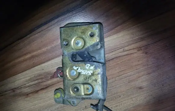 Ford Scorpio Front door lock 86GBA21812BA