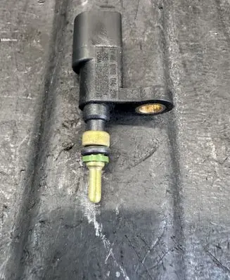 Coolant temperature sensor