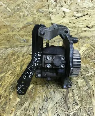 Citroen C4 I Picasso Fuel injection high pressure pump