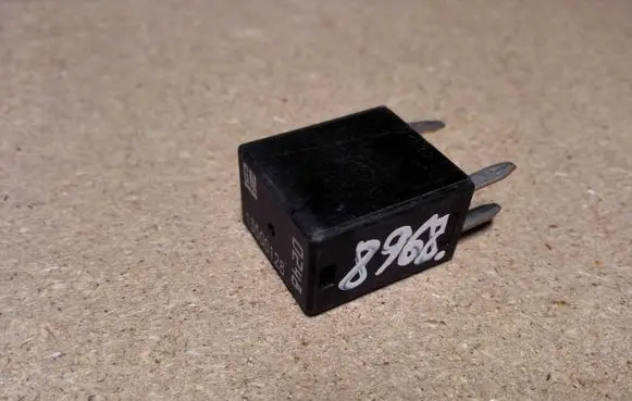 Opel Insignia A Other relay 13500128
