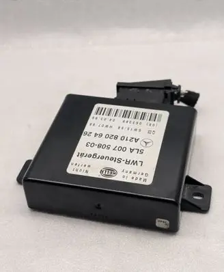Mercedes-Benz E W210 Light module LCM A2108206426 5LA00750803 063389