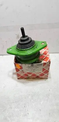Ford Escort Engine mount bracket 6172938 82AB6B049CA