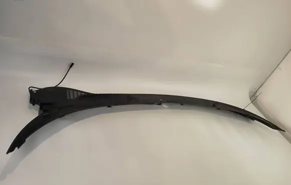 Chevrolet Corvette C5 Wiper trim 10422492