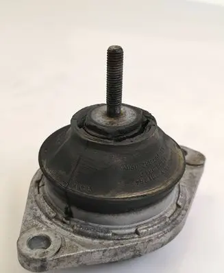 Audi 80 90 S2 B4 Engine mount bracket 8A0199382