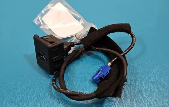 Opel Grandland X USB socket connector 39139189 IMPRK1544206
