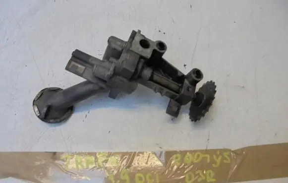 Opel Vivaro Oil pump 