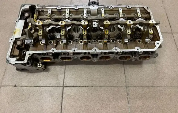 BMW 3 E90 E91 Engine head N52B30AF