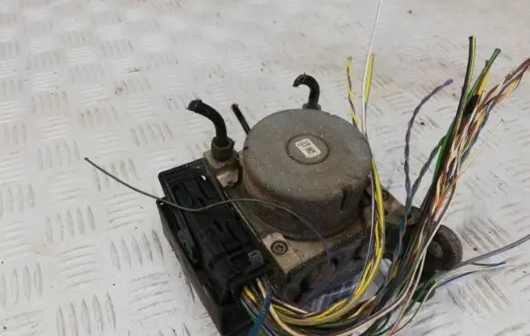 Ford Mondeo MK V ABS Pump EG9C-2C405-EG 25022005294