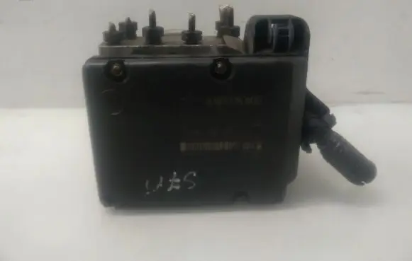 Volvo S70 V70 V70 XC ABS Pump 9467582