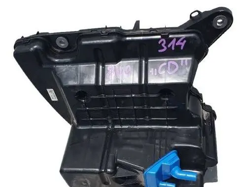 Audi A8 S8 D5 AdBlue liquid reservoir 8W0131878CD