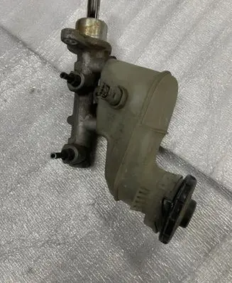 Honda Accord Master brake cylinder
