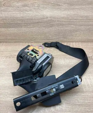 Mercedes-Benz E W211 Front seatbelt 561014701 A2118600088