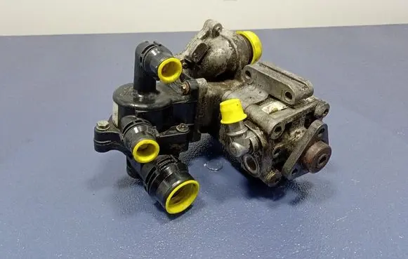 BMW X3 E83 Power steering pump 6769598