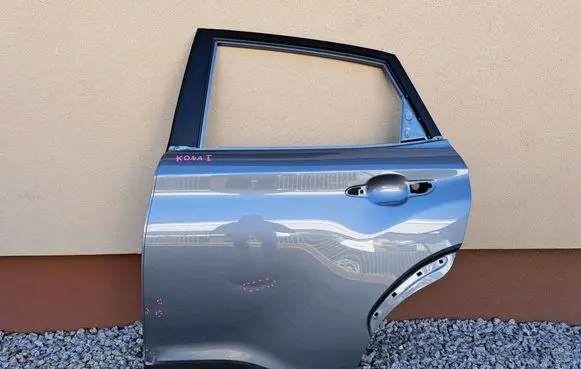 Hyundai Kona I Rear door