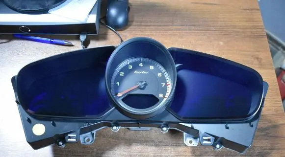 Porsche Cayenne (9Y0 9Y3) Speedometer (instrument cluster) 9Y092095755525