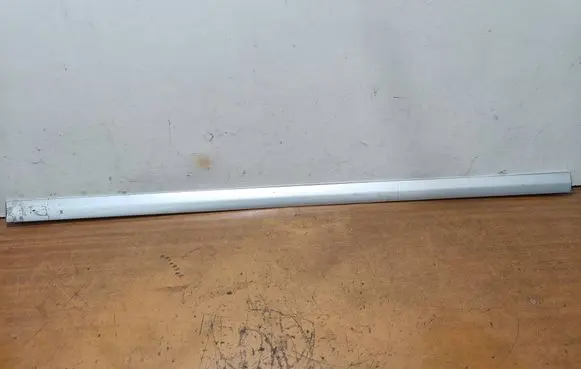 Opel Vectra C Front door trim (molding) 13101649