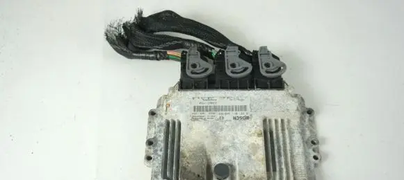 Opel Movano A Engine control unit/module ECU 0281011940 8200311550