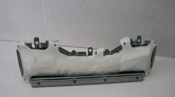 Mercedes-Benz CLS C218 X218 Knee airbag 
