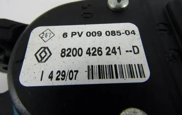 Renault Twingo II Accelerator throttle pedal 8200426241D