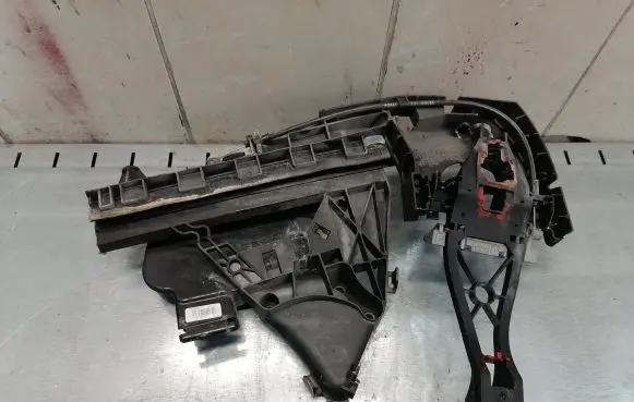 Volvo V50 Front door lock 30699110 30699792 993922