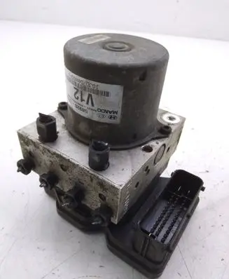 Hyundai i40 ABS Pump 589203Z910