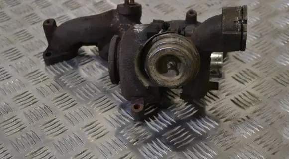 Volkswagen PASSAT B6 Turbo 03G253014H