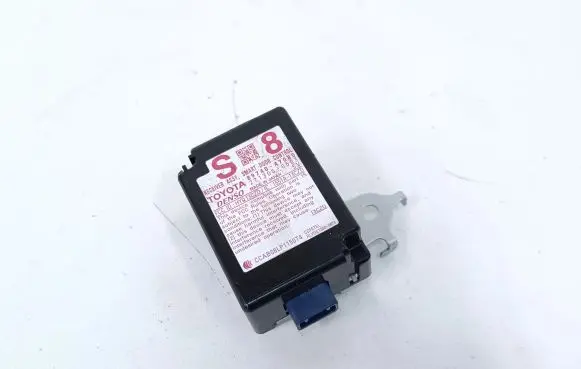 Toyota Prius+ (ZVW40) Keyless (KESSY) go control unit/module 8974047080 2713000503