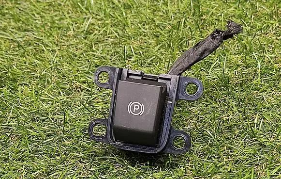 Chevrolet Captiva Hand parking brake switch 20940455