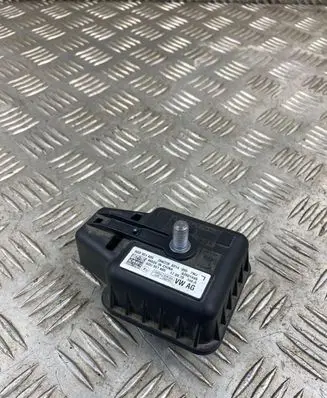 Volkswagen Touareg II Alarm system siren 5QD951605