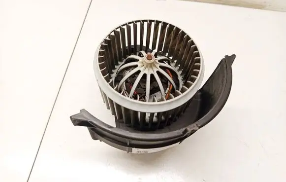 Volkswagen Touareg I Heater fan/blower 7L0820021L