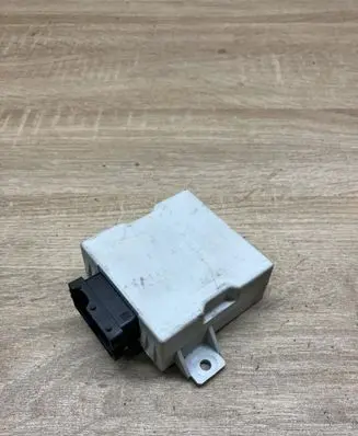 Toyota Avensis T250 Window wiper relay 150696