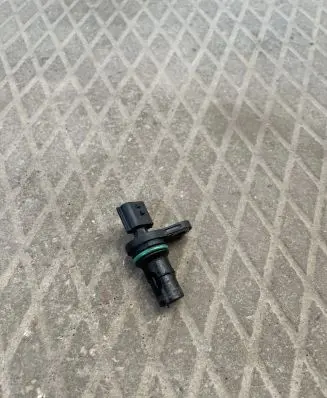 Nissan Juke I F15 Camshaft position sensor S119701