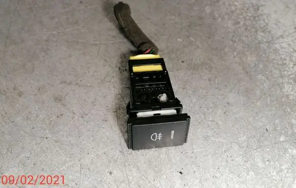 Fog light switch
