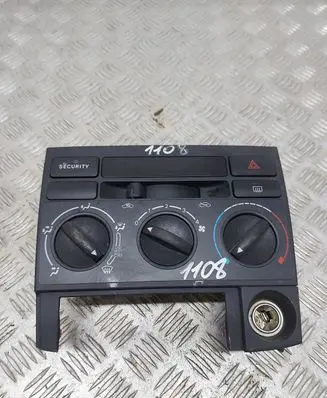 Toyota Corolla Verso E121 Climate control unit 5553313010