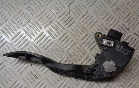 Nissan Note (E12) Accelerator throttle pedal 180021HOB