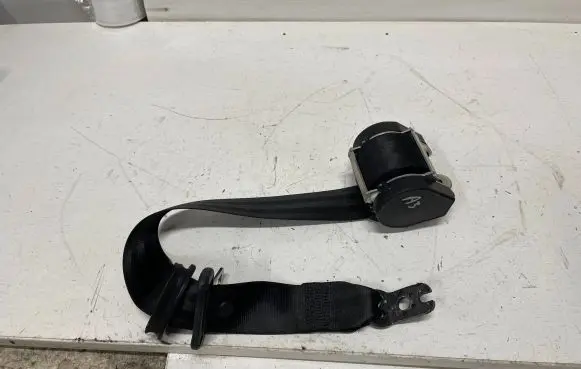 Audi A3 S3 8V Rear seatbelt 623857500