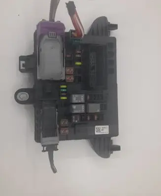 Opel Insignia A Fuse module 13485565