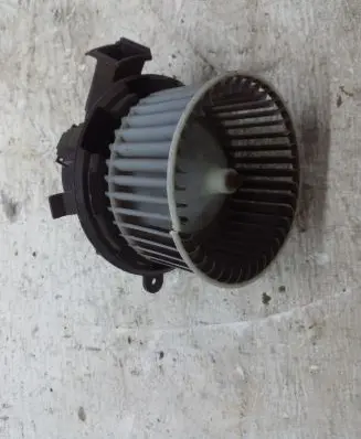 Renault Twingo III Heater fan/blower EE797001