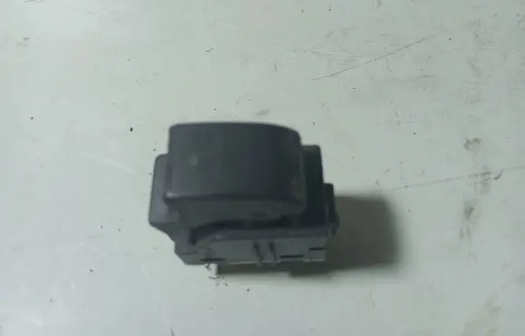 Toyota Avensis T250 Electric window control switch 8481005050 37080A