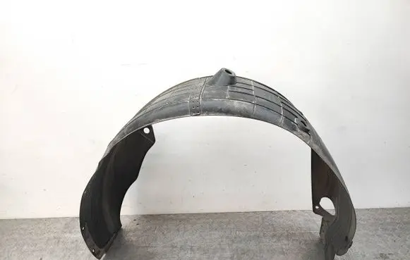 Rear arch fender liner splash guards