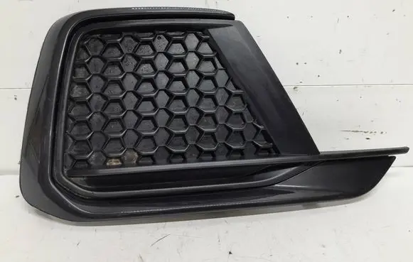 Audi A1 Front bumper lower grill 82A807682E