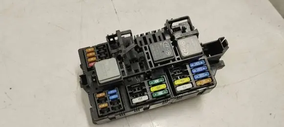 Mercedes-Benz GLE W167 Fuse box set A1679067303