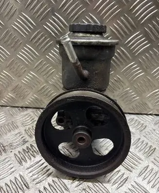 Toyota Corolla Verso AR10 Power steering pump