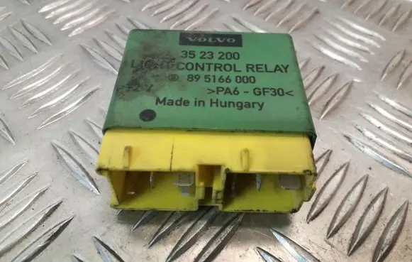 Volvo S70 V70 V70 XC Light relay 3523200 895166000