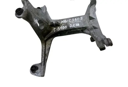 Mercedes-Benz C W205 Intercooler pipe mounting bracket A2740981439