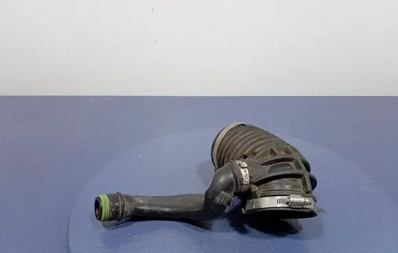 Air intake hose/pipe